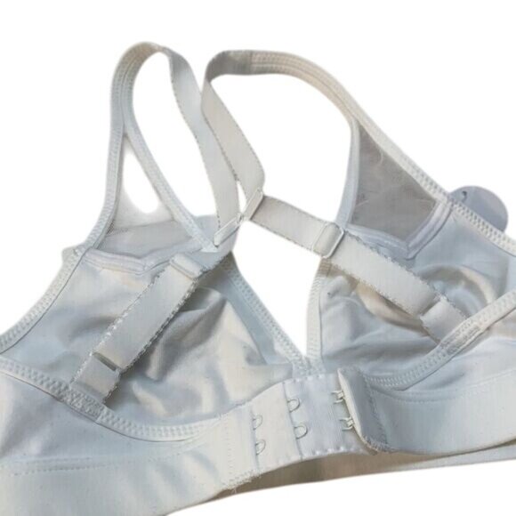 Wacoal Womens White Adjustable Racerback Bra Size 30 With J-Hook Convertible Str - Picture 4 of 5